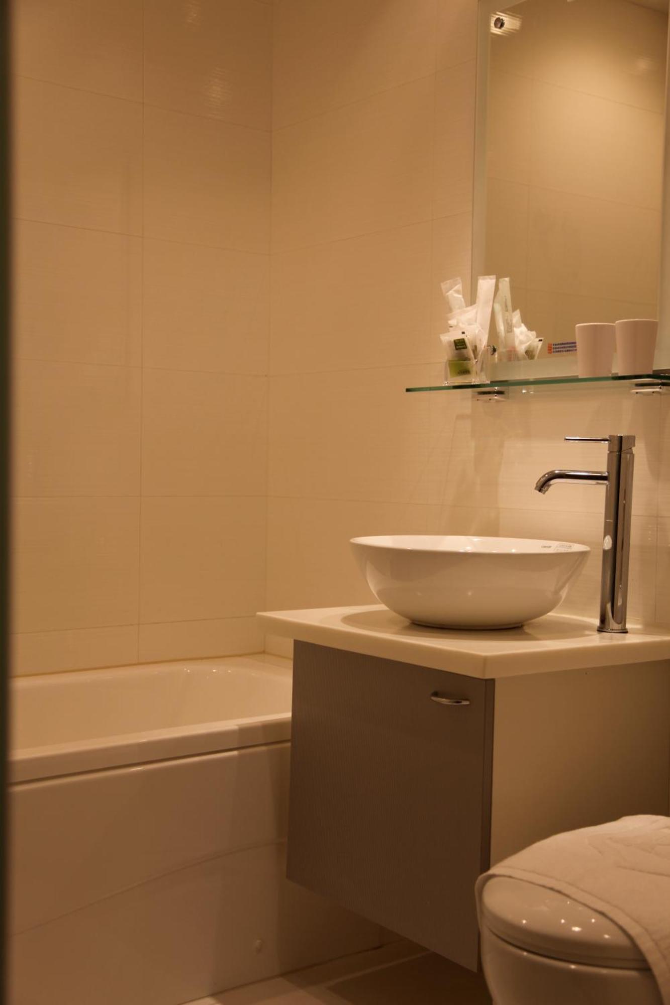 Royal Hotel Тайбэй Экстерьер фото