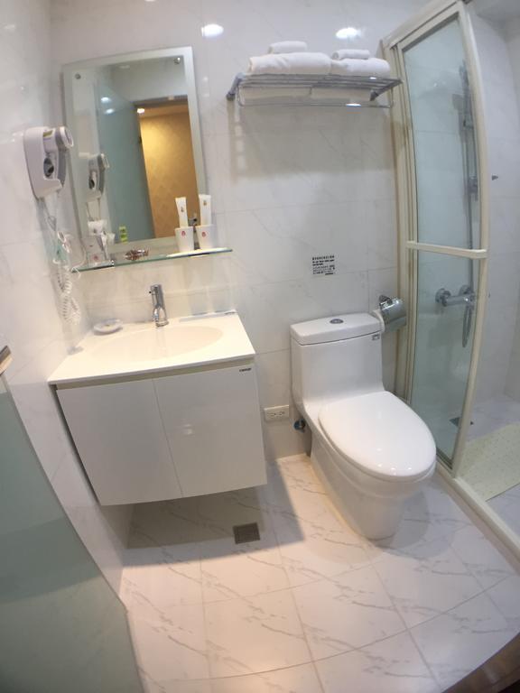 Royal Hotel Тайбэй Экстерьер фото