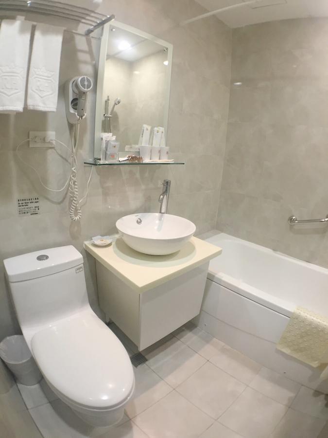 Royal Hotel Тайбэй Экстерьер фото